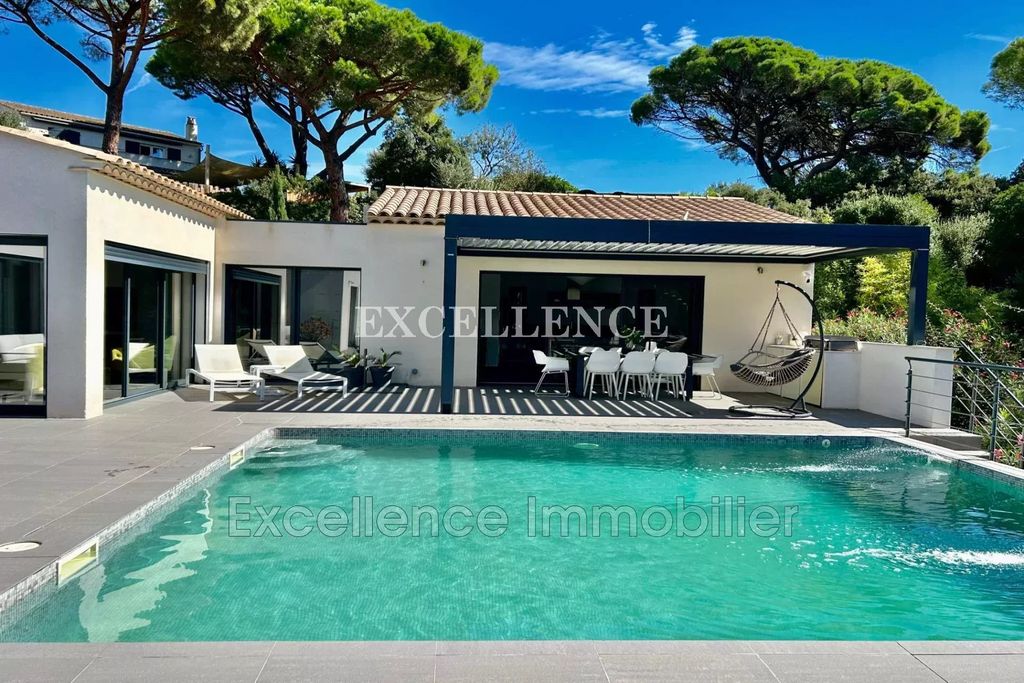 Achat maison à vendre 4 chambres 275 m² - Sainte-Maxime