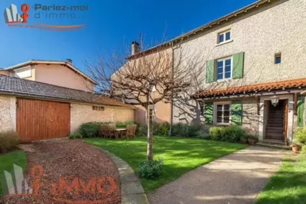 Achat maison à vendre 6 chambres 188 m² - Grézieu-la-Varenne