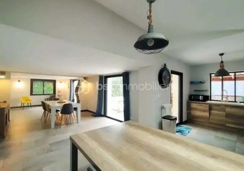 Achat maison à vendre 4 chambres 230 m² - Riorges