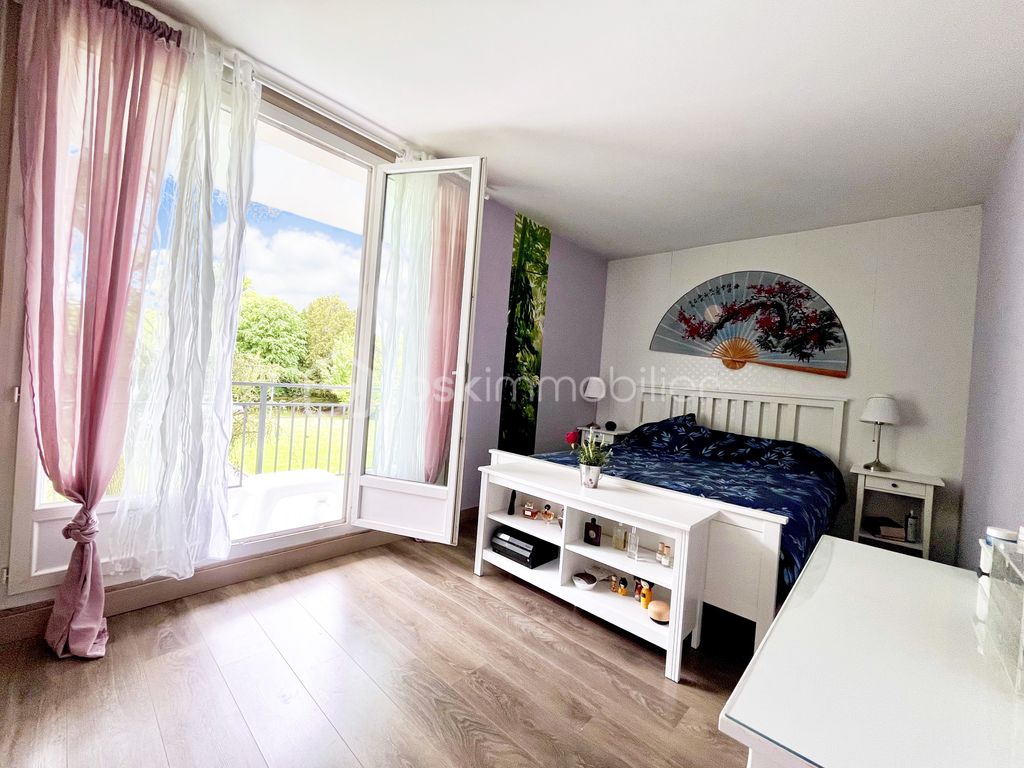 Achat appartement à vendre 5 pièces 105 m² - Le Plessis-Trévise