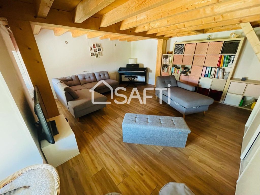 Achat maison à vendre 3 chambres 84 m² - Saint-Jean-de-Couz