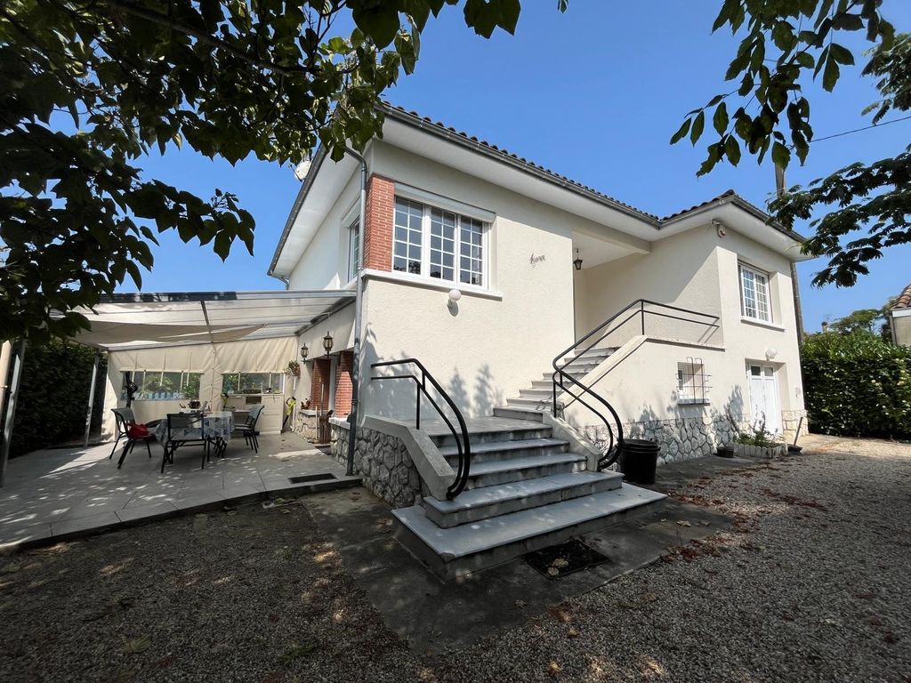 Achat maison à vendre 3 chambres 120 m² - Villeneuve-sur-Lot