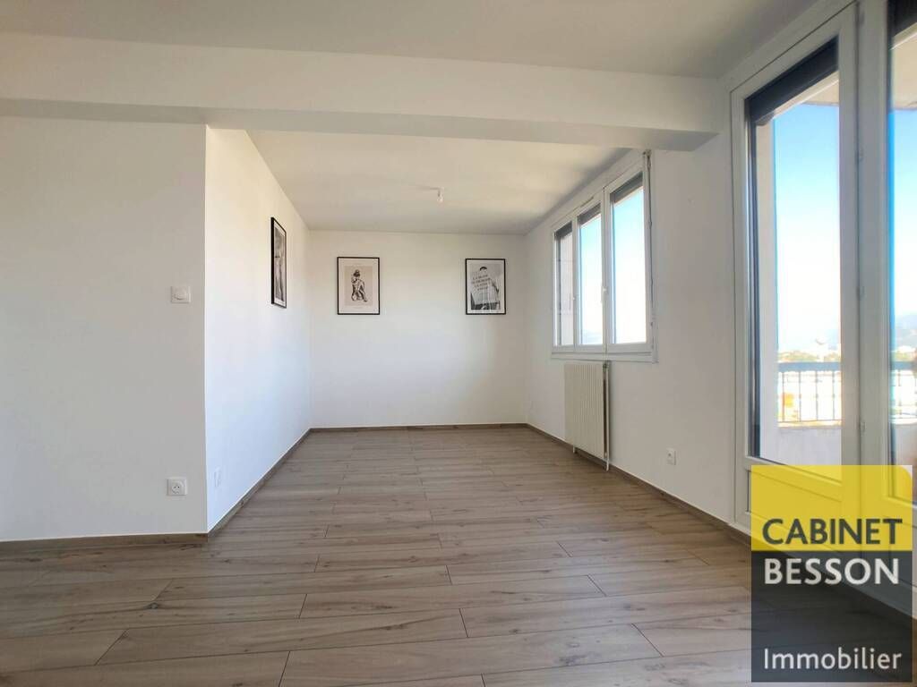 Achat appartement à vendre 3 pièces 64 m² - Échirolles