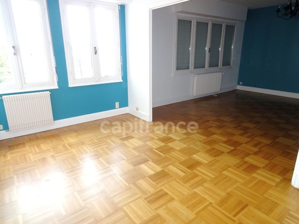 Achat appartement à vendre 5 pièces 93 m² - Carhaix-Plouguer