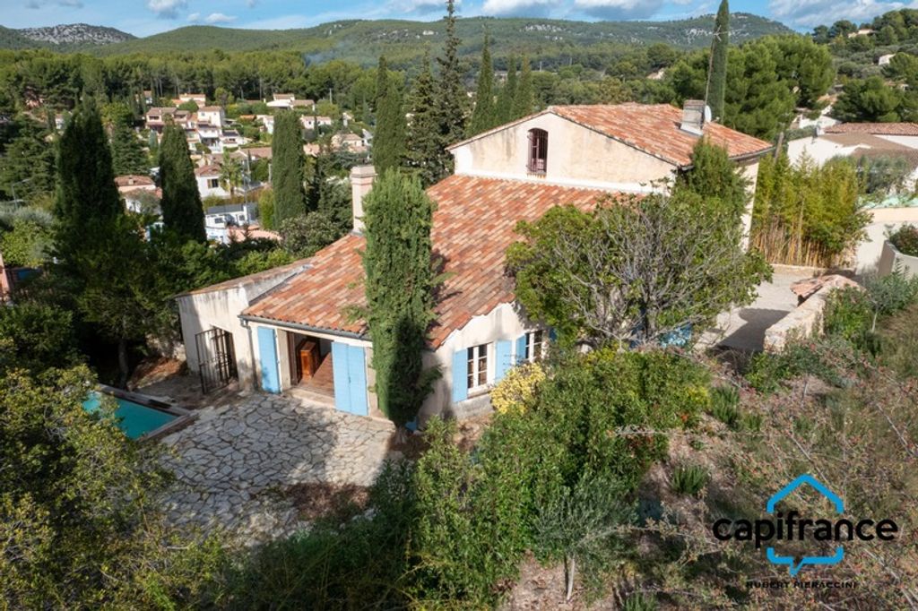 Achat maison à vendre 5 chambres 290 m² - Sanary-sur-Mer