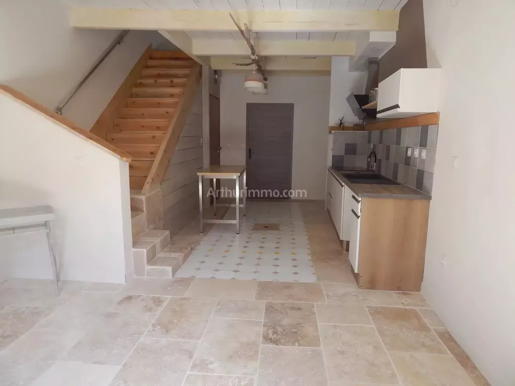 Achat triplex à vendre 3 pièces 86 m² - Salernes