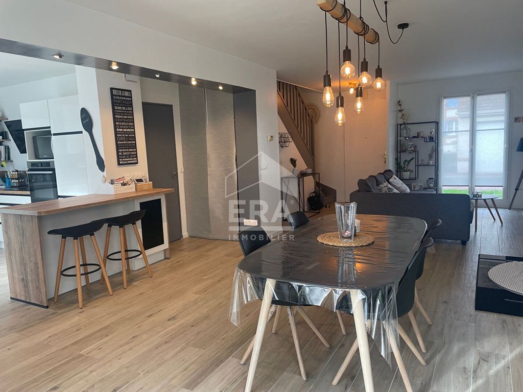 Achat maison à vendre 4 chambres 130 m² - Saint-Pierre-du-Perray