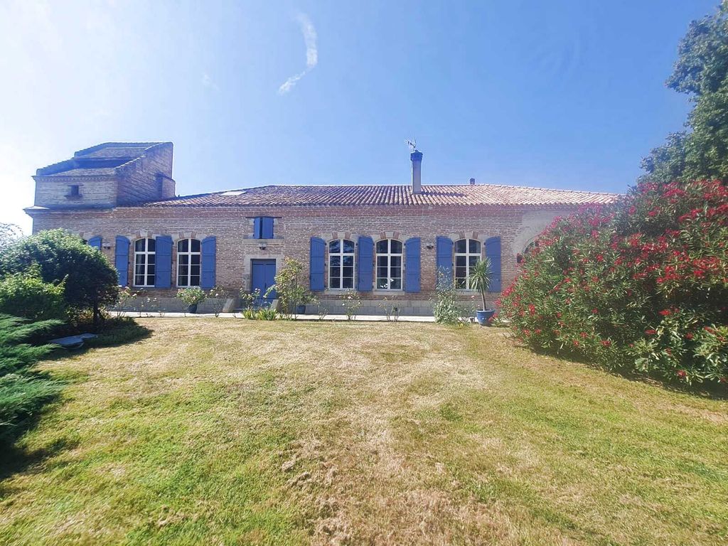 Achat maison à vendre 5 chambres 287 m² - Boé