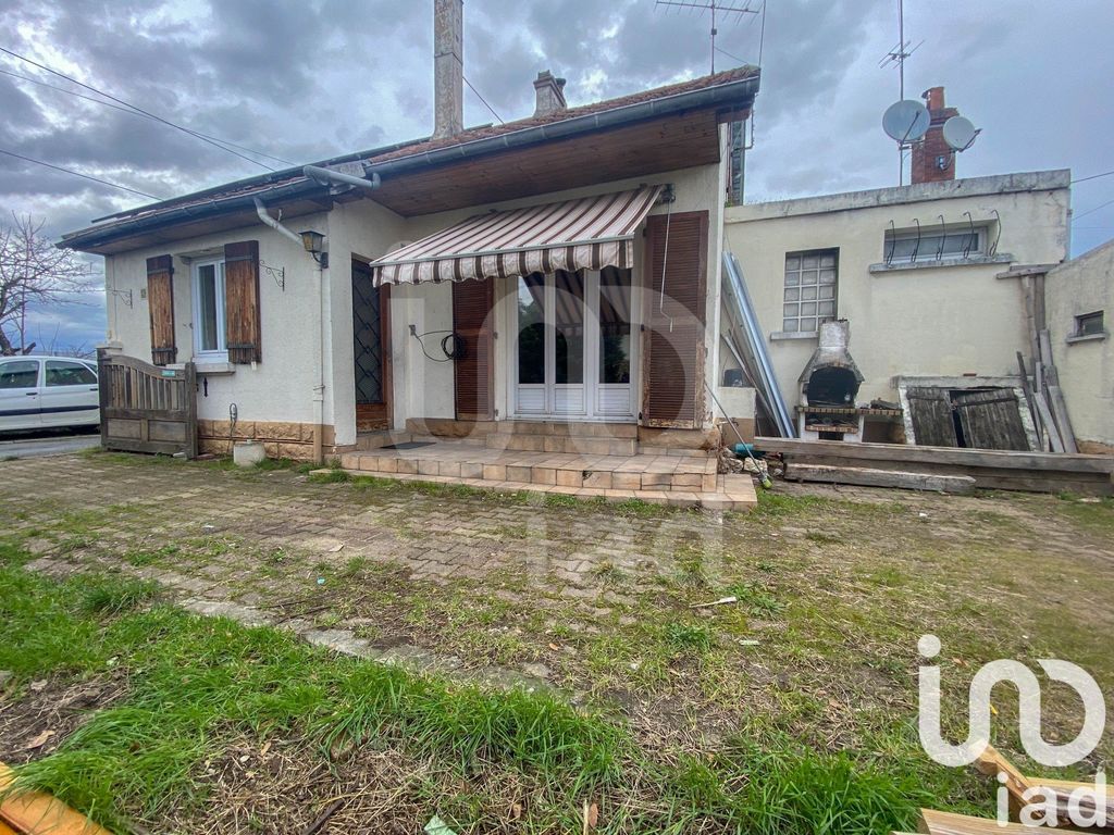 Achat maison à vendre 2 chambres 66 m² - Montluçon