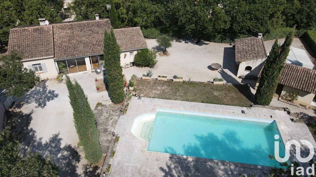 Achat maison à vendre 3 chambres 216 m² - Cabrières-d'Avignon