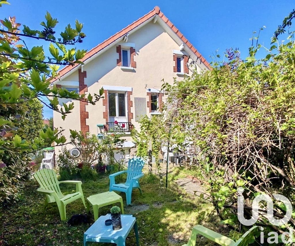 Achat maison à vendre 4 chambres 105 m² - Sainte-Geneviève-des-Bois