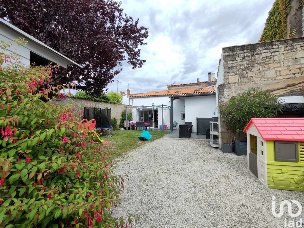 Achat maison à vendre 5 chambres 220 m² - Aigrefeuille-d'Aunis