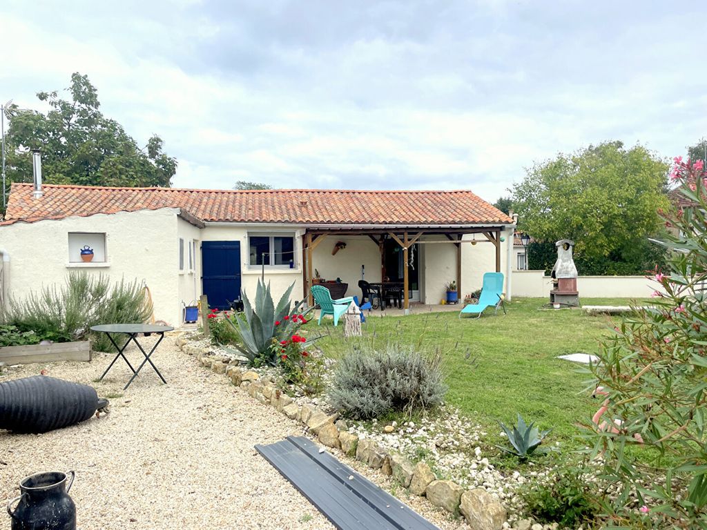 Achat maison à vendre 2 chambres 92 m² - Saint-Cyr-en-Talmondais