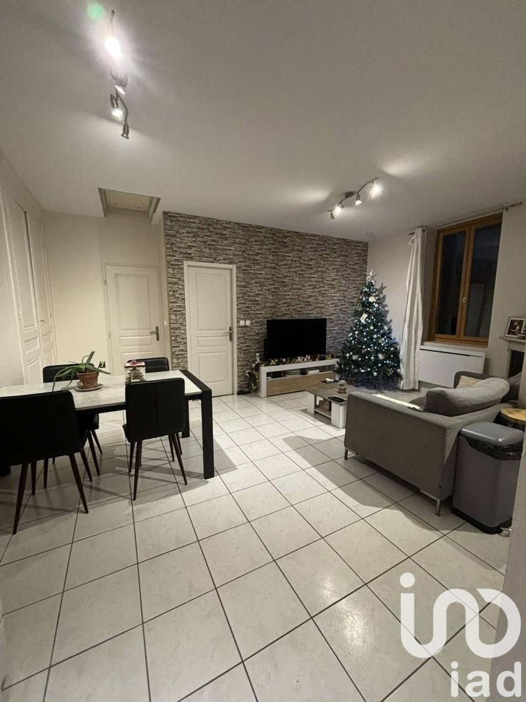 Achat appartement à vendre 2 pièces 44 m² - Saint-Jean-de-Bournay