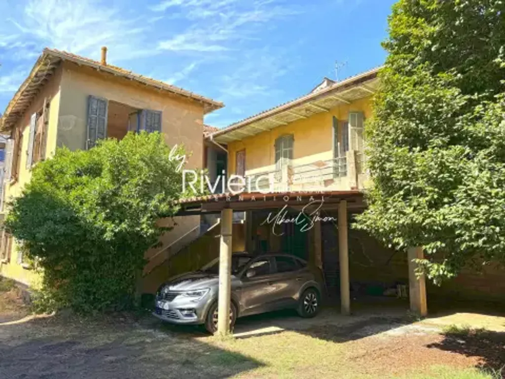 Achat maison à vendre 5 chambres 193 m² - Cavalaire-sur-Mer