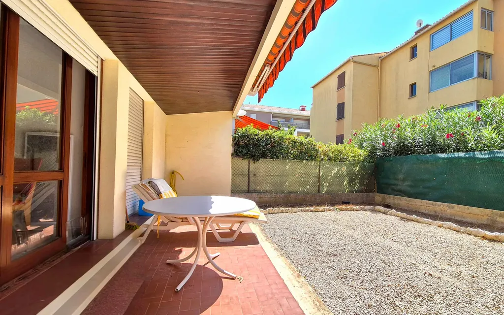 Achat appartement à vendre 2 pièces 49 m² - Sanary-sur-Mer