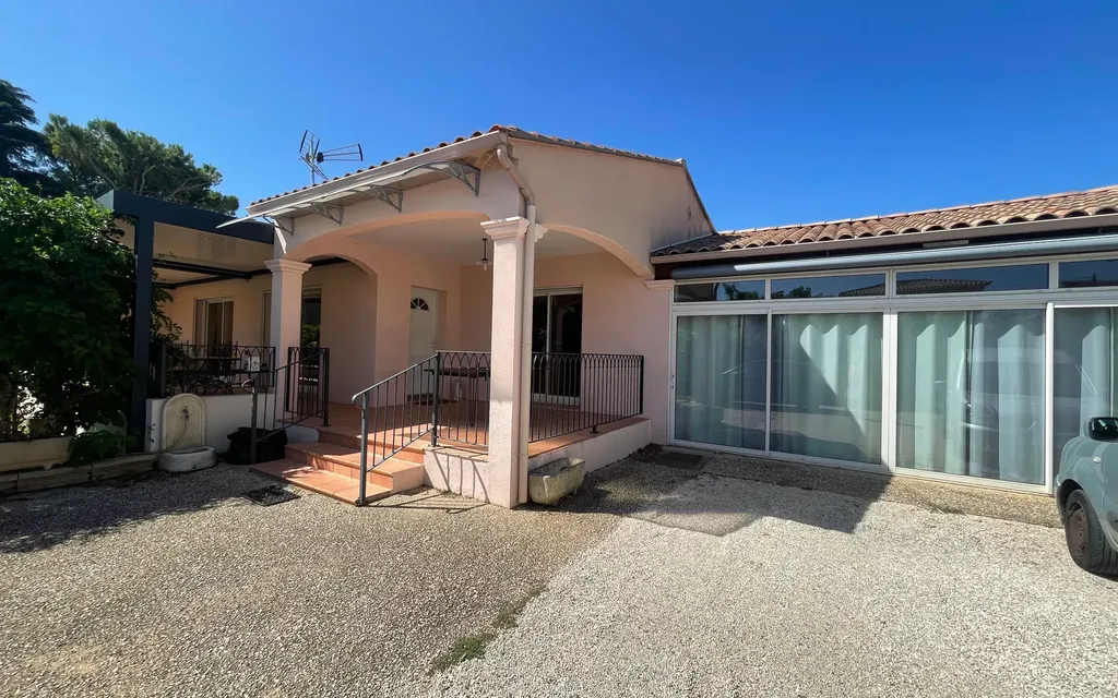 Achat maison à vendre 4 chambres 192 m² - Morières-lès-Avignon