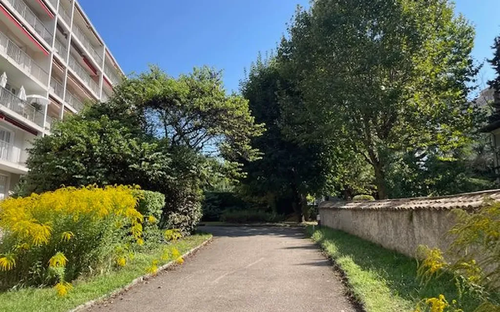 Achat appartement à vendre 3 pièces 73 m² - Caluire-et-Cuire