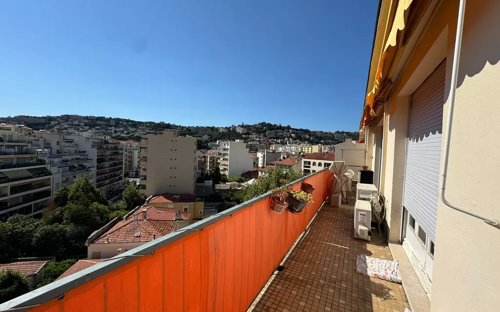 Achat appartement à vendre 3 pièces 70 m² - Nice