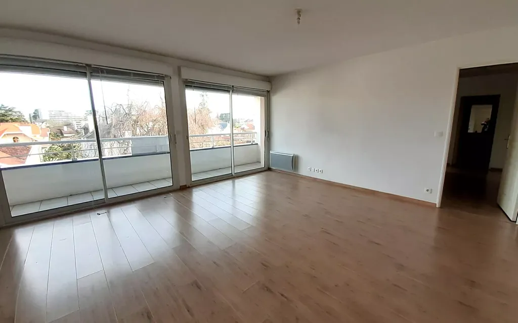 Achat appartement à vendre 3 pièces 7 876 m² - Pau