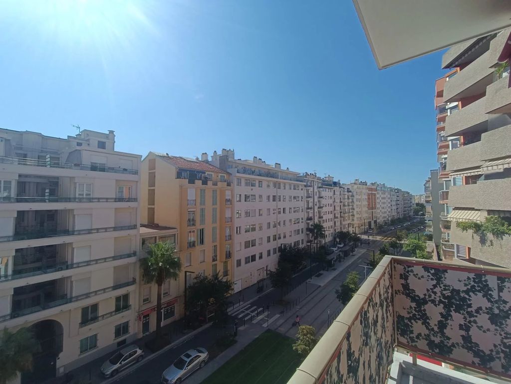 Achat appartement à vendre 3 pièces 79 m² - Nice