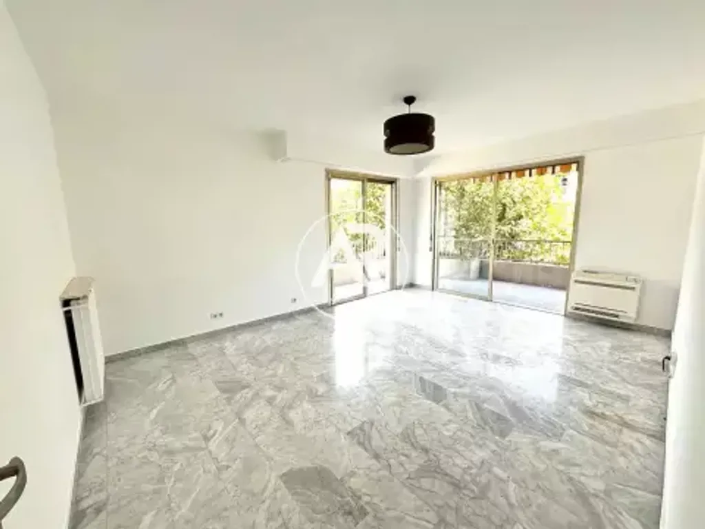 Achat appartement à vendre 2 pièces 64 m² - Nice