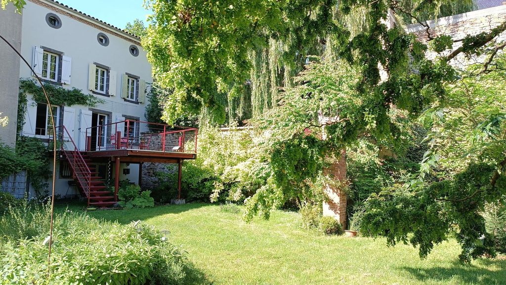 Achat maison à vendre 5 chambres 170 m² - Combronde