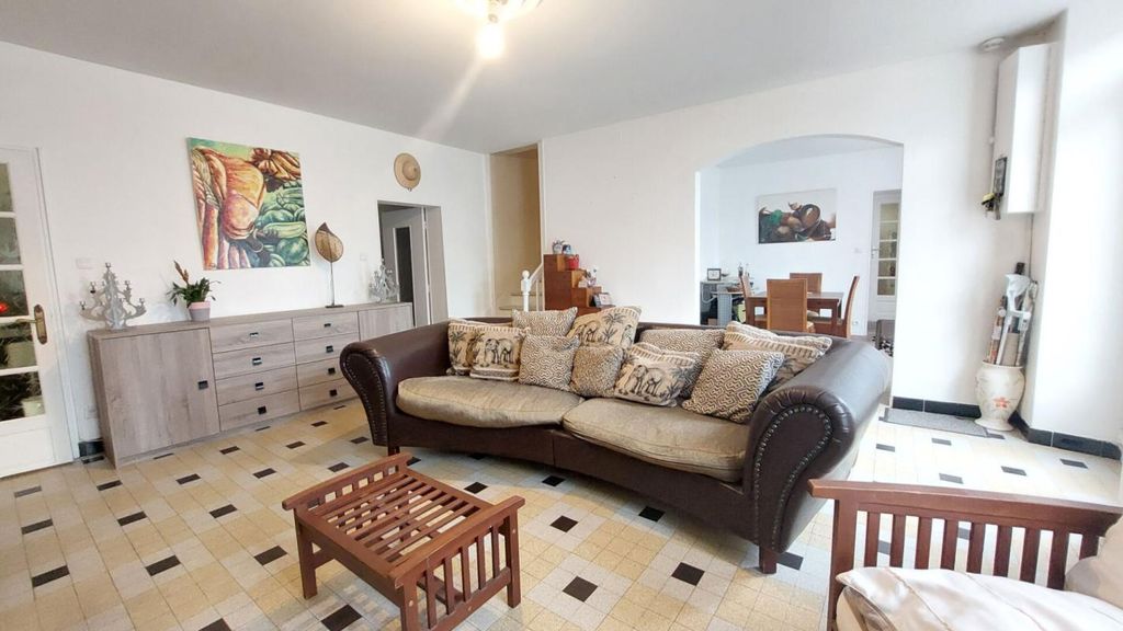 Achat maison à vendre 4 chambres 147 m² - Le Lion-d'Angers