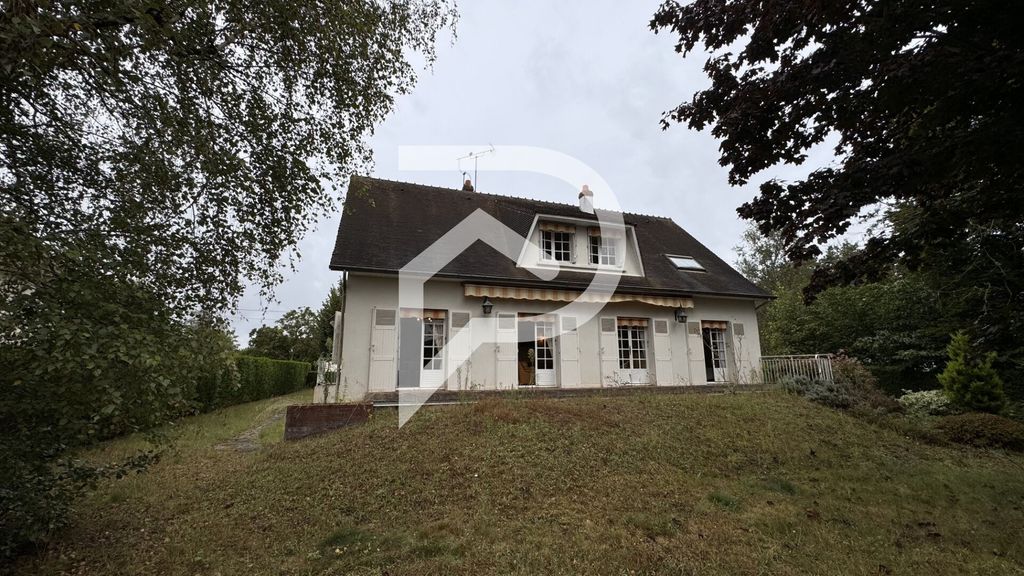 Achat maison à vendre 6 chambres 175 m² - Saint-Gervais-la-Forêt