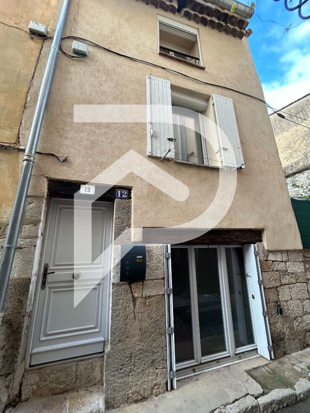 Achat maison à vendre 3 chambres 111 m² - Saint-Maximin-la-Sainte-Baume