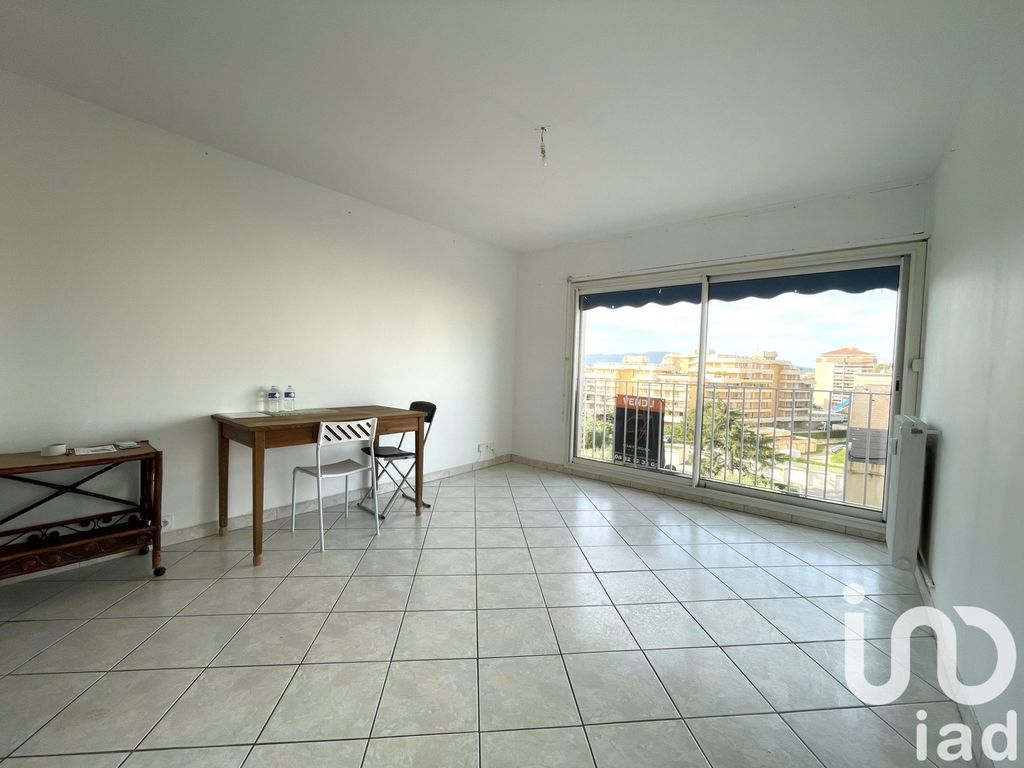 Achat appartement à vendre 3 pièces 54 m² - Fréjus