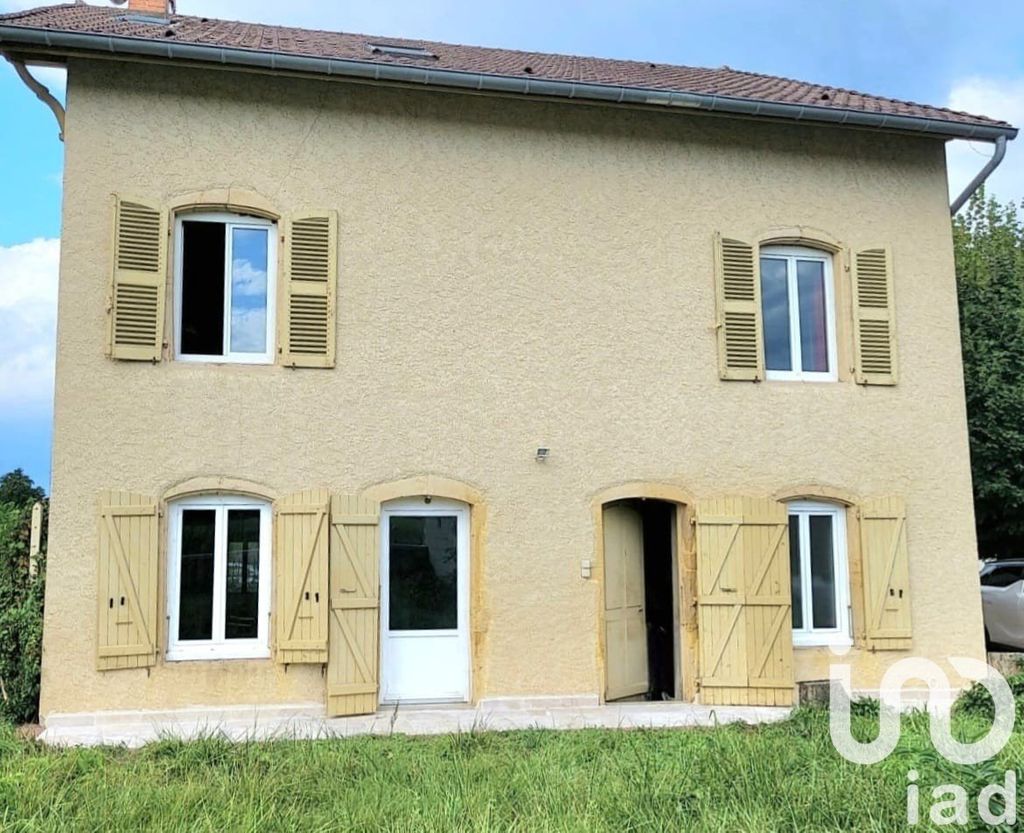 Achat maison à vendre 3 chambres 260 m² - Pouilly-sous-Charlieu