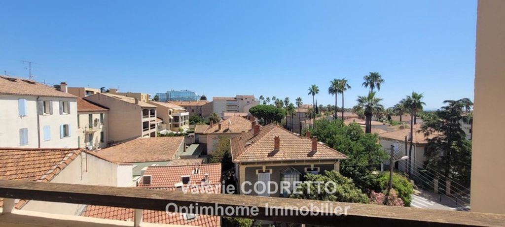 Achat appartement à vendre 3 pièces 81 m² - Hyères