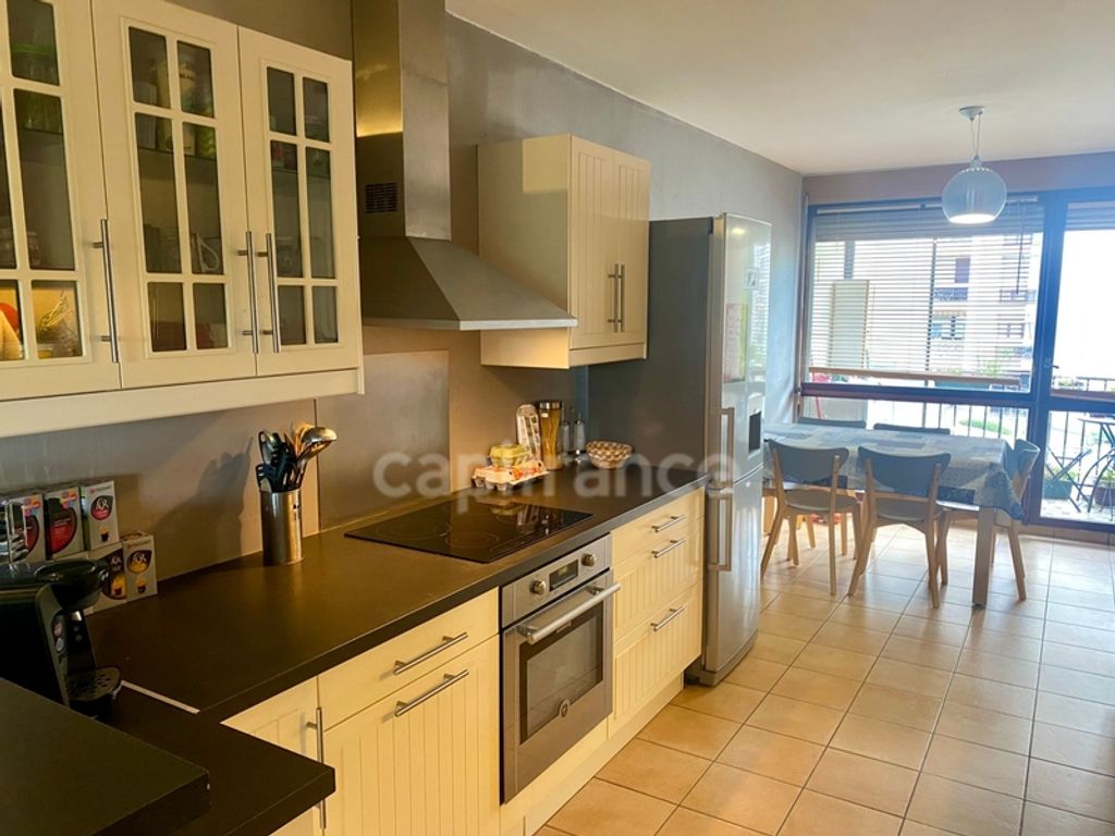 Achat appartement à vendre 4 pièces 92 m² - Francheville