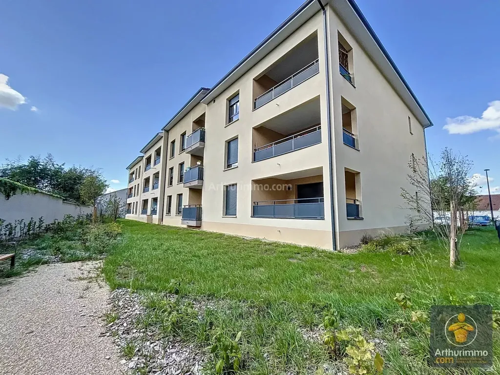 Achat appartement à vendre 4 pièces 90 m² - Bourgoin-Jallieu