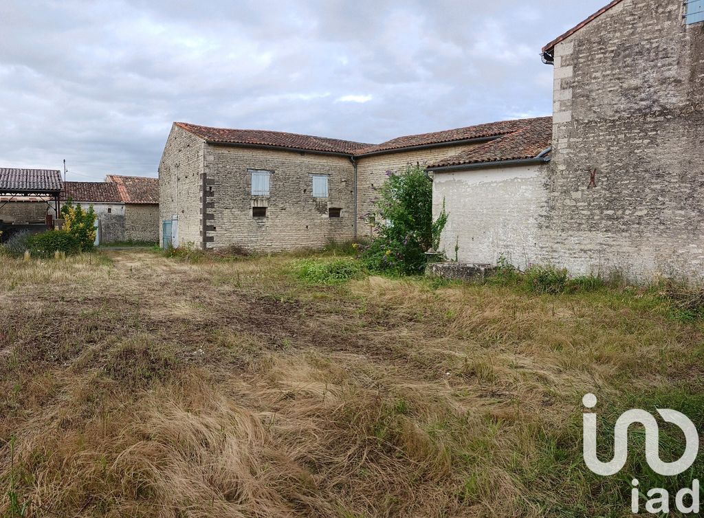 Achat maison à vendre 2 chambres 300 m² - Brioux-sur-Boutonne