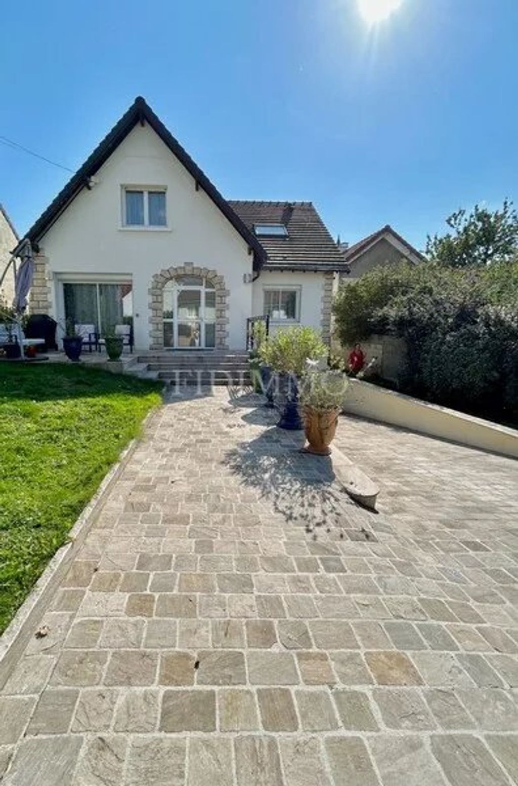 Achat maison à vendre 5 chambres 196 m² - Ormesson-sur-Marne