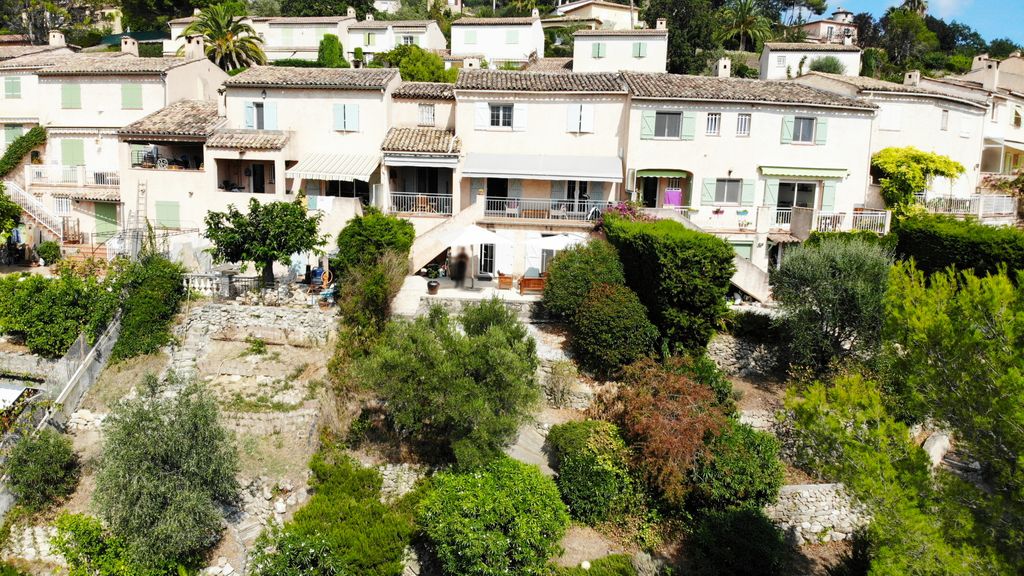 Achat maison à vendre 3 chambres 147 m² - Vence