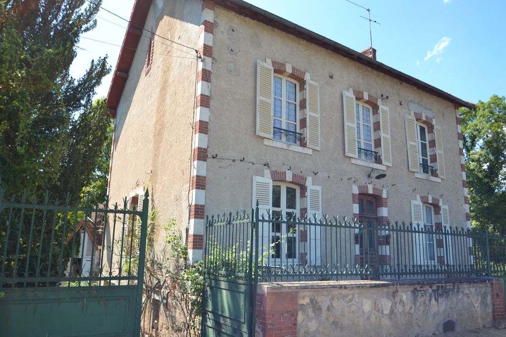 Achat maison à vendre 5 chambres 161 m² - Gannat