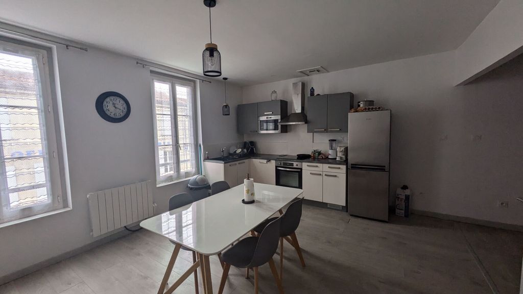 Achat maison à vendre 2 chambres 130 m² - Rochefort