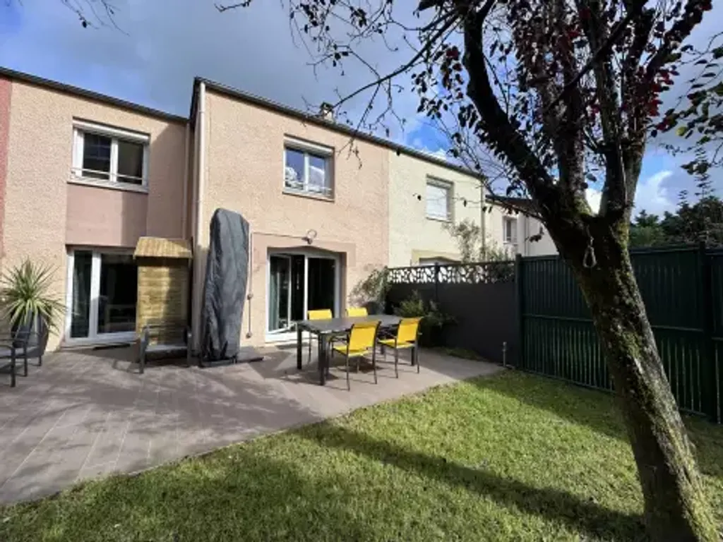 Achat maison à vendre 3 chambres 110 m² - Élancourt