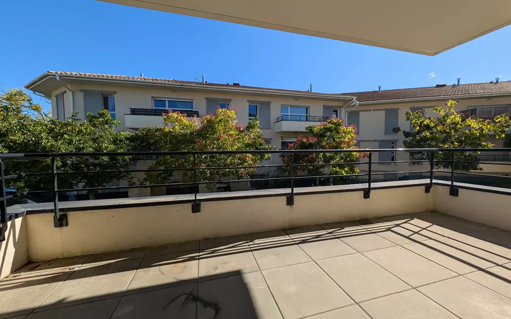 Achat appartement à vendre 3 pièces 64 m² - Villenave-d'Ornon