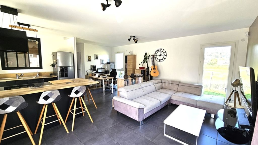 Achat maison à vendre 3 chambres 87 m² - Saint-Laurent-du-Pont