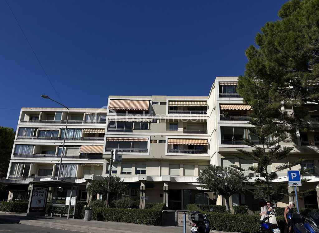 Achat appartement à vendre 3 pièces 68 m² - Cagnes-sur-Mer