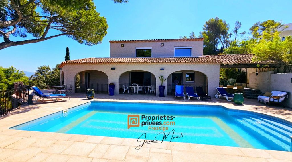 Achat maison à vendre 4 chambres 237 m² - Sanary-sur-Mer