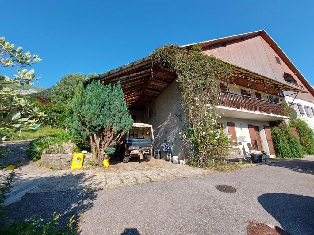 Achat maison à vendre 4 chambres 139 m² - Talloires-Montmin