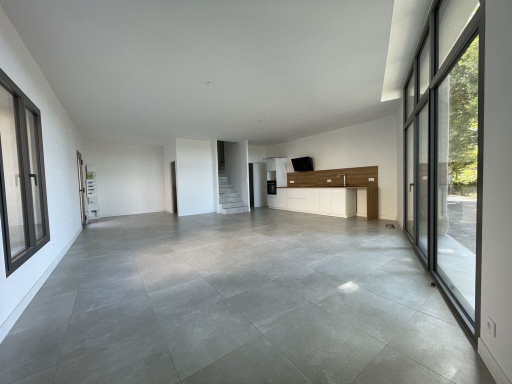 Achat appartement à vendre 4 pièces 120 m² - Gignac