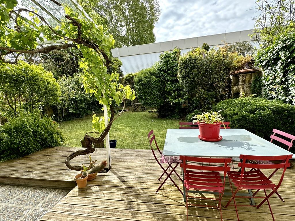 Achat maison à vendre 5 chambres 175 m² - Bordeaux