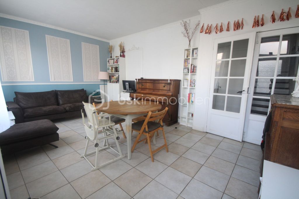 Achat maison à vendre 2 chambres 86 m² - Saint-Vrain