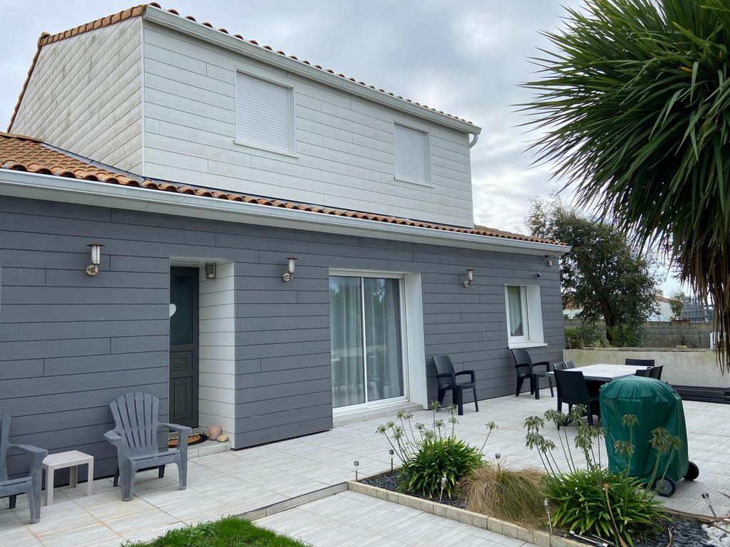 Achat maison à vendre 6 chambres 170 m² - Beauvoir-sur-Mer